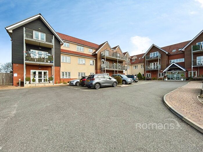 2 Bedroom Flat For Sale In Redfields Lane, Church Crookham, Fleet, GU52