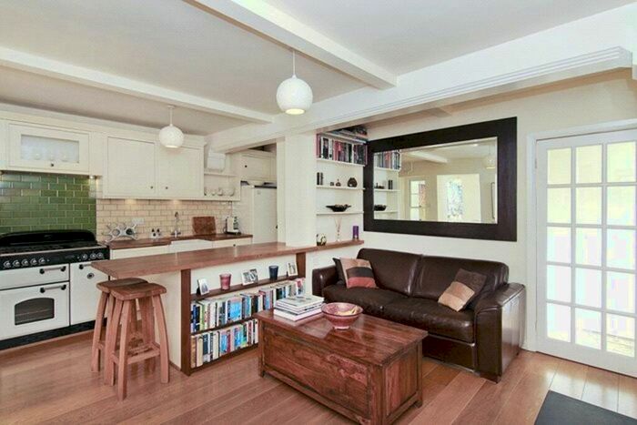 2 Bedroom Flat To Rent In West Side Common, London, SW19