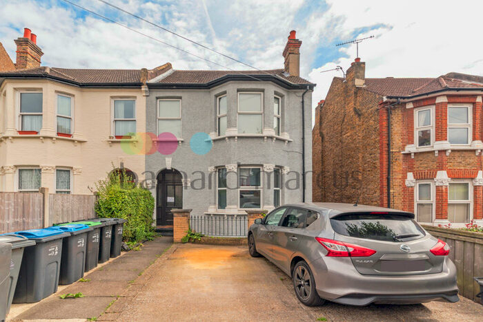 2 Bedroom Apartment To Rent In Avondale Road, South Croydon, CR2