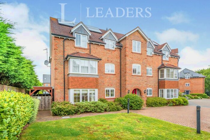 2 Bedroom Apartment To Rent In Brookfield Close, Horsham, RH12