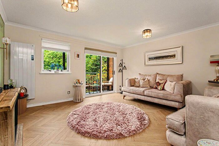 2 Bedroom Flat For Sale In Victoria Gardens, Paisley, PA2