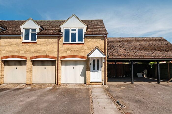 2 Bedroom Flat To Rent In Cotsmore Close, Moreton-In-Marsh, GL56