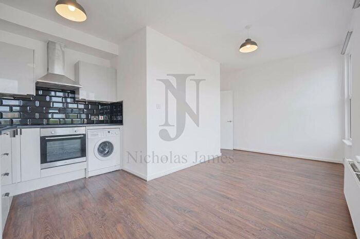 2 Bedroom Flat To Rent In Ashfield Road, Manor House, London, N4