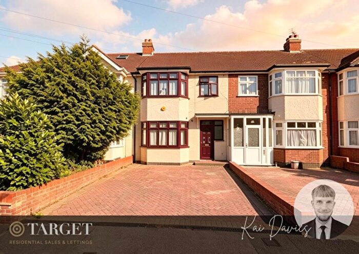 3 Bedroom Terraced House To Rent In Northfield Road, EN8