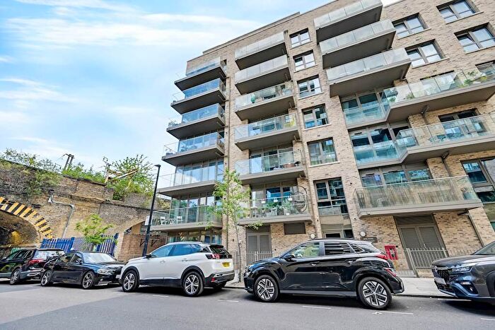 2 Bedroom Flat For Sale In Hemming Street, London, E1