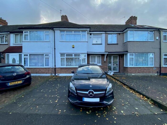 3 Bedroom Property To Rent In Waltham Avenue, Hayes, UB3