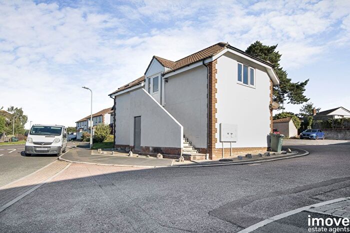 1 Bedroom Property For Sale In Moorland Gate, Heathfield, Newton Abbot, TQ12