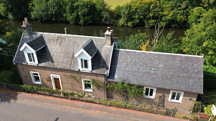 3 Bedroom Cottage For Sale In Riverside Road, Kirkfieldbank, ML11