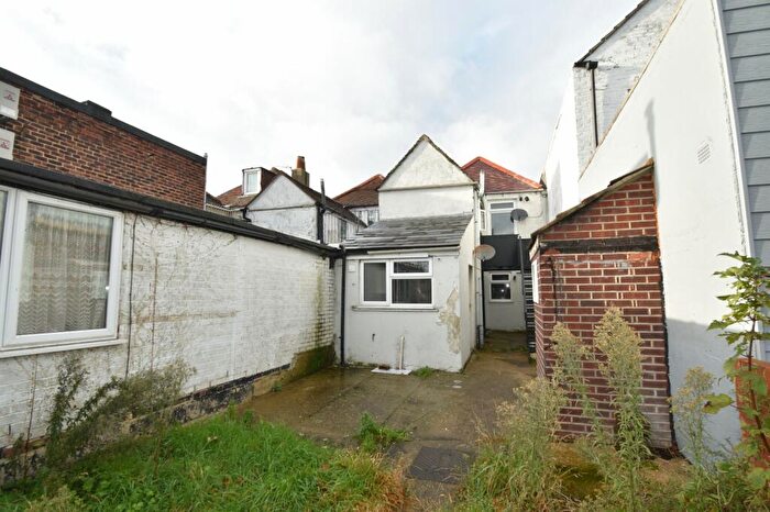 1 Bedroom Flat To Rent In Stoke Road, Gosport, Hampshire, PO12