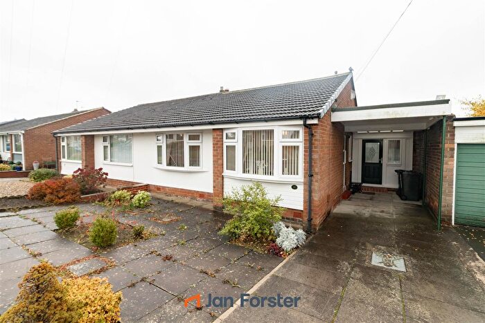 2 Bedroom Semi Detached Bungalow To Rent In Dalton Place, Newcastle Upon Tyne, NE5