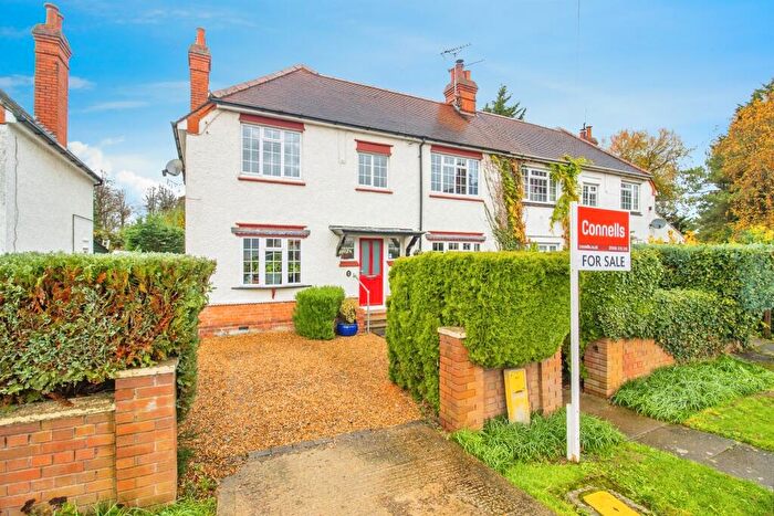 3 Bedroom Semi-Detached House For Sale In Manor Road, Bletchley, Milton Keynes, MK2