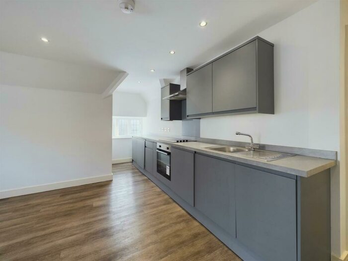 2 Bedroom Apartment To Rent In Knifesmithgate, Chesterfield, S40