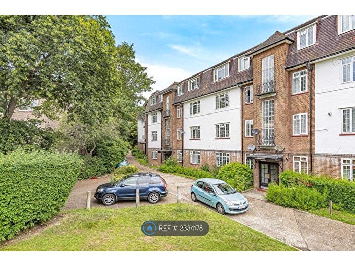 1 Bedroom Flat To Rent In Vale Lodge, Forest Hill, SE23