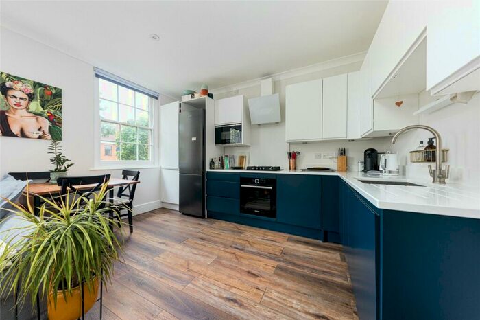 2 Bedroom Terraced House To Rent In Caledonian Road, Islington, N1