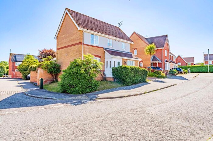 3 Bedroom Detached House For Sale In Leonard Drive, Lowestoft, NR32