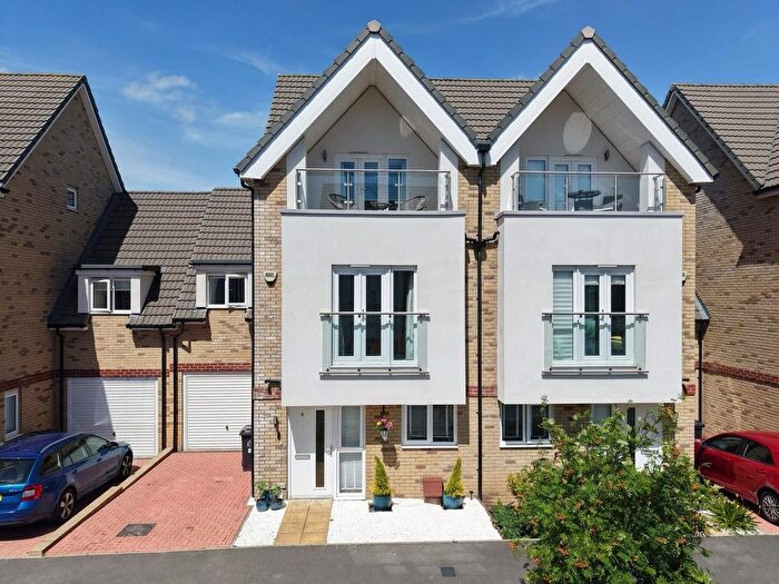 4 Bedroom Semi-Detached House For Sale In Cheverton Avenue, Princes Risborough, Buckinghamshire, HP27