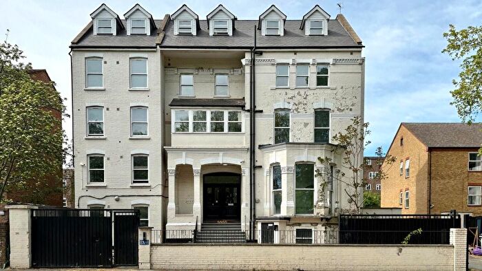 Studio To Rent In Camden Road, London, N7