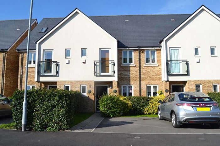 2 Bedroom Terraced House To Rent In Parkview Way, Epsom, Surrey, KT19