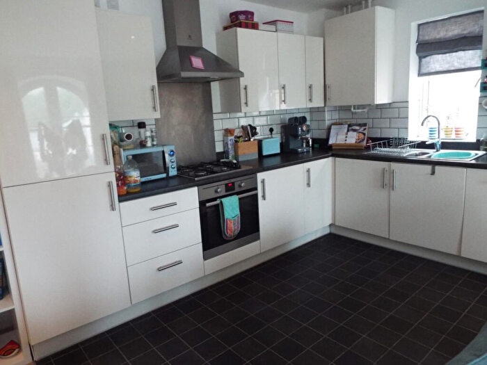 2 Bedroom Apartment To Rent In Greenaways, Stroud, Gloucestershire, GL5