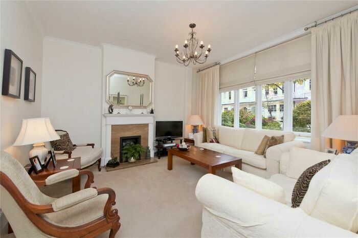 3 Bedroom Terraced House To Rent In Thornton Road, London, SW14
