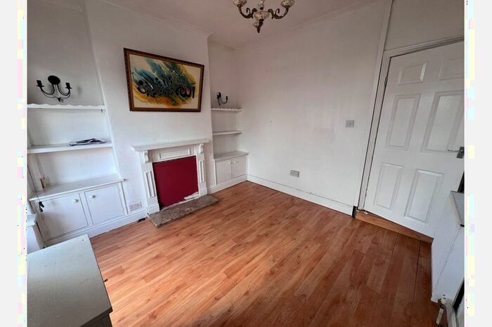 3 Bedroom Terraced House To Rent In Warwick Road, Tyseley, Birmingham, B11