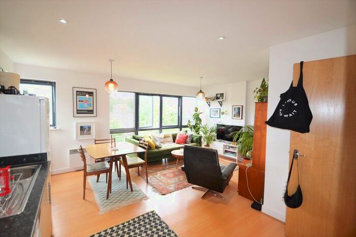 2 Bedroom Flat To Rent In Woodmill Road, London, E5