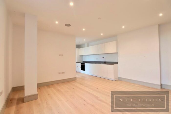 1 Bedroom Apartment To Rent In High Road, North Finchley, London, N12