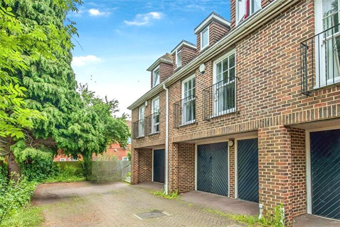 1 Bedroom End Of Terrace House For Sale In Ospringe Street, Faversham, Kent, ME13