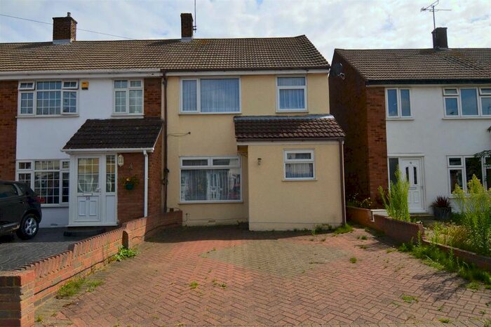 3 Bedroom End Of Terrace House To Rent In Kingsman Road, Stanford-Le-Hope, SS17