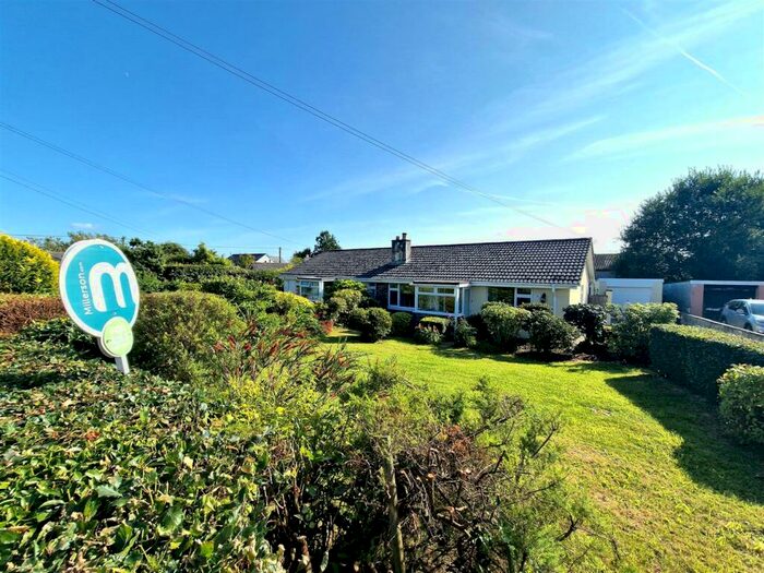 3 Bedroom Semi-Detached Bungalow For Sale In Coads Green, Launceston, PL15