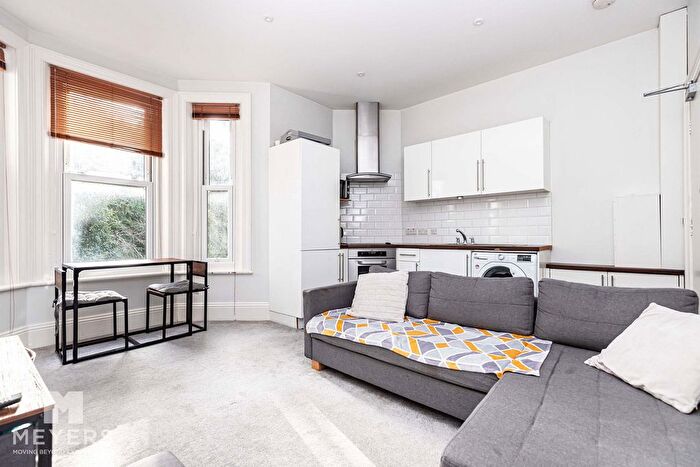 1 Bedroom Flat To Rent In Dean Park Road, Bournemouth, BH1