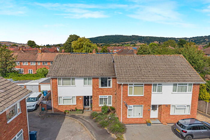 3 Bedroom Apartment For Sale In Cleeve Court, Two Hedges Road, Bishops Cleeve, GL52