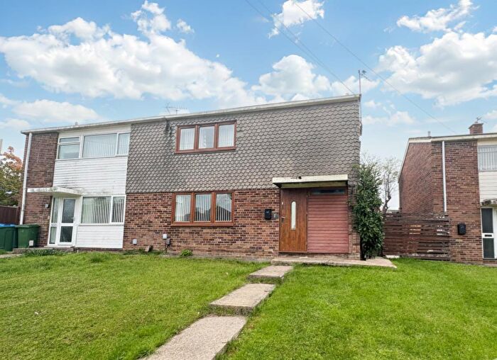 3 Bedroom House To Rent In Hilton Avenue, Aylesbury, HP20