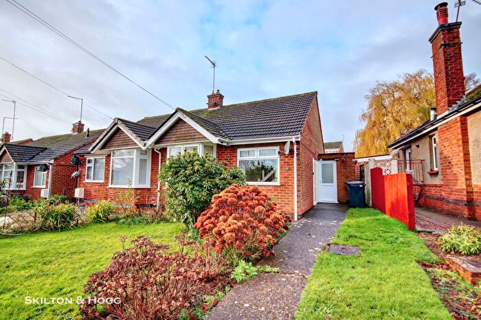 3 Bedroom Semi Detached House For Sale In Mayfield Drive, Daventry, NN11