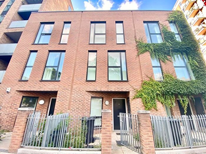 4 Bedroom Terraced House To Rent In Whiston Road, London, E2