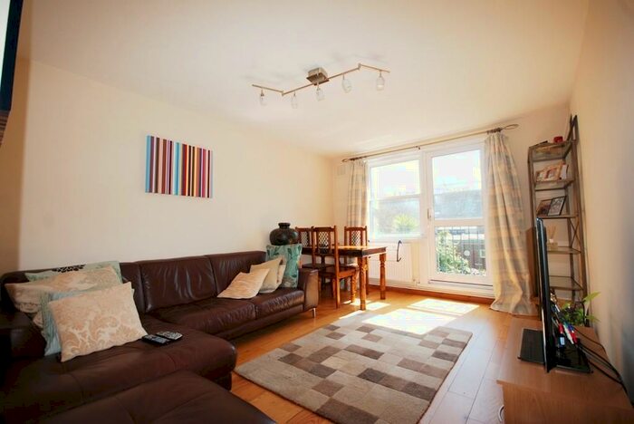 1 Bedroom Apartment To Rent In Somers Close, King's Cross, Camden, London, NW1
