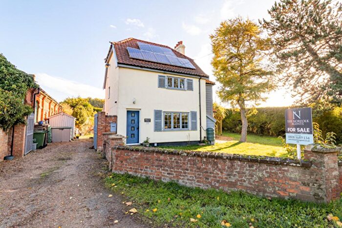 3 Bedroom Detached House For Sale In Burnham Road, South Creake, Fakenham, Norfolk, NR21