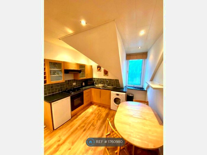 2 Bedroom Flat To Rent In Granton Place, Aberdeen, AB10