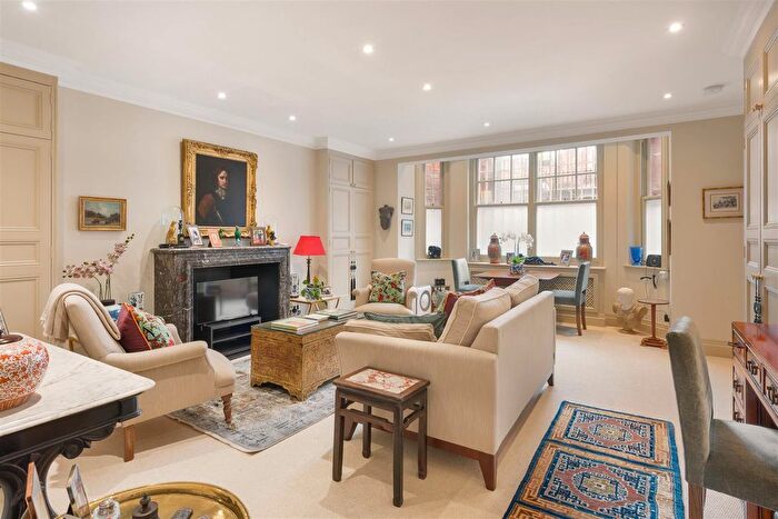 1 Bedroom Flat For Sale In Egerton Gardens, Knightsbridge, SW3