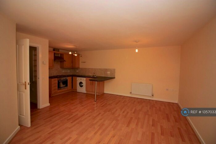 2 Bedroom Flat To Rent In Victoria Lane, Whitefield, M45