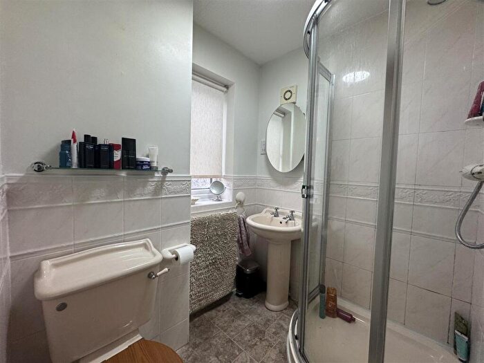 4 Bedroom Detached House For Sale In Valemount, Hadfield, Glossop, SK13