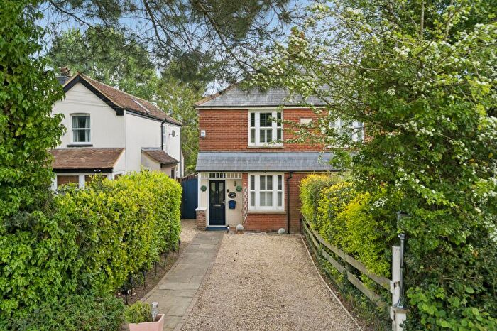 2 Bedroom Semi Detached House For Sale In The Common, Downley, HP13