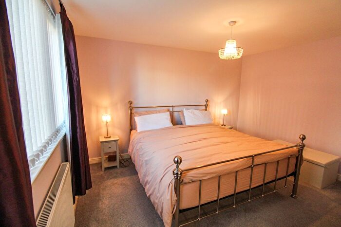 2 Bedroom Flat For Sale In Willowbank Place, Bonhill, Alexandria, G83