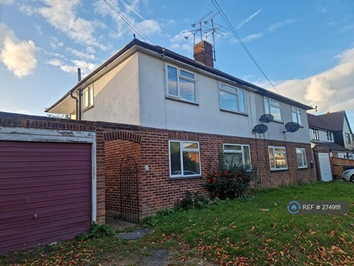 2 Bedroom Maisonette To Rent In Butts Hill Road, Woodley, Reading, RG5