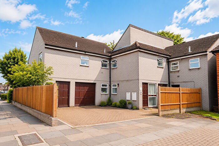 1 Bedroom Detached House To Rent In Greenford Road, Greenford, UB6