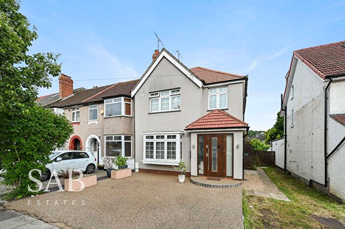 3 Bedroom End Of Terrace House For Sale In Elton Avenue, Greenford, UB6