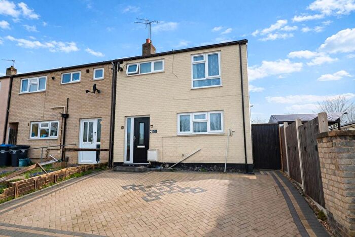 3 Bedroom End Terrace House For Sale In Hare Lane, Hatfield, AL10