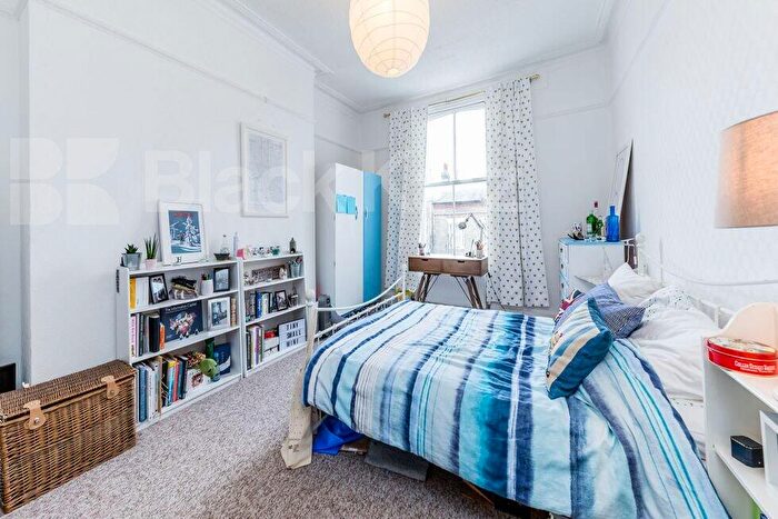 4 Bedroom Flat To Rent In Beacon Hill, Hillmarton Conservation Area, N7