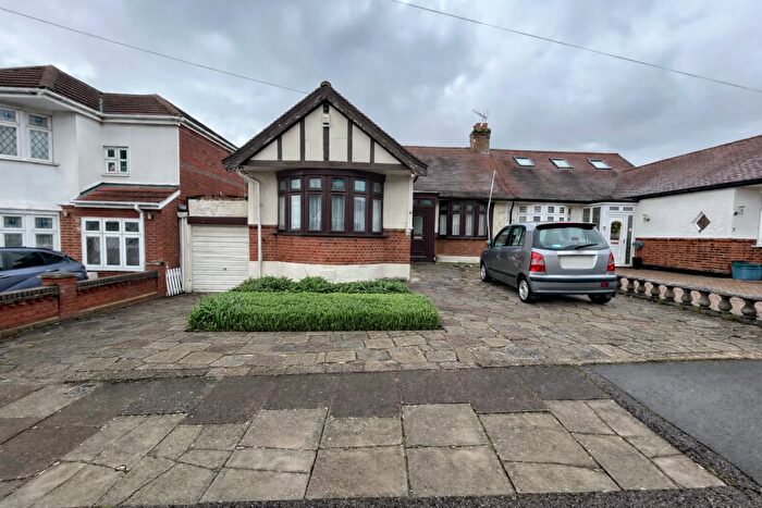 3 Bedroom Bungalow For Sale In Redbridge, IG4