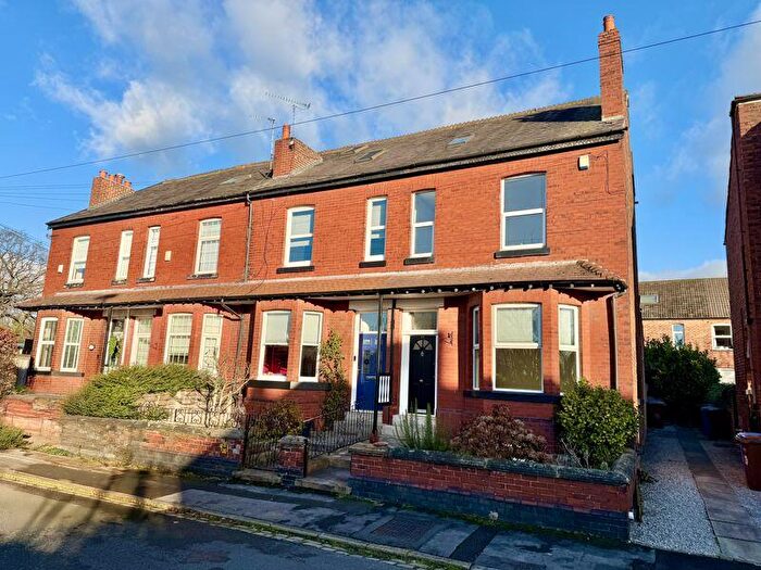 3 Bedroom Terraced House For Sale In Oak Avenue, Romiley, SK6